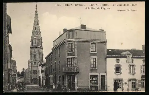 AK Les Aubiers, Un coin de la Place et la Rue de l`Eglise