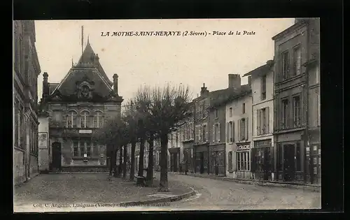 AK La Mothe-Saint-Heraye, Place de la Poste