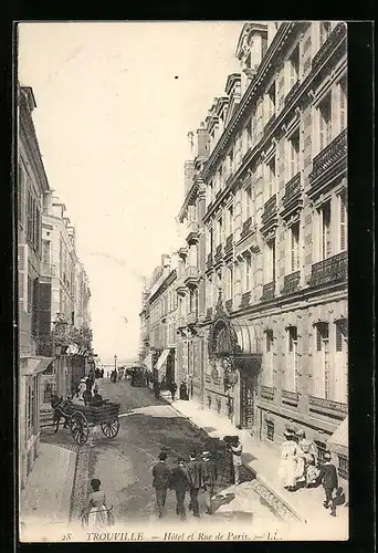 AK Trouville, hôtel et rue de Paris