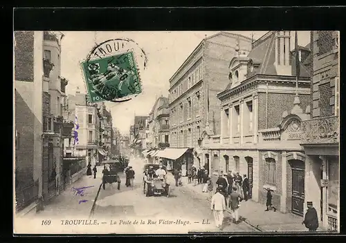 AK Trouville, La Poste de la Rue Victor Hugo