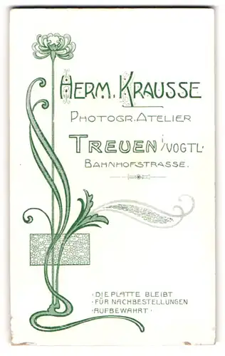 Fotografie Herm. Krausse, Treuen i. V., rückseitige Ansicht, Bahnhofstrasse, Vorderseitig Apartes Fräulein in Spitze