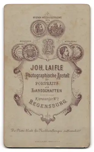 Fotografie Joh. Laifle, Regensburg, Klarenanger 2, Junger Geistlicher im Portrait