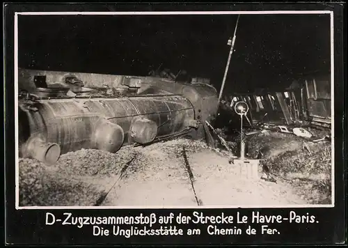 Fotografie Eisenbahn-Unglück auf der Strecke Le Havre - Paris, D-Zug Lokomotive / Dampflok nach Zusammenstoss entgleist