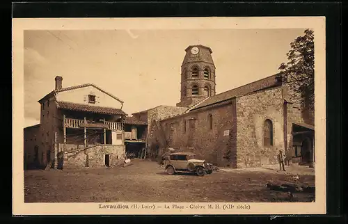 AK Lavaudieu, La Place, Cloître