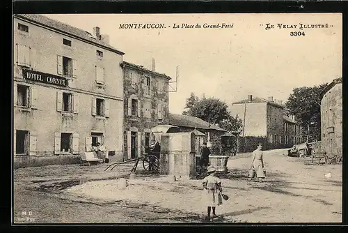 AK Montfaucon, La Place du Grand-Fossé