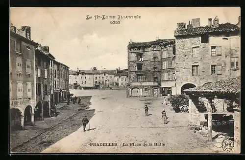 AK Pradelles, La Place de la Halle