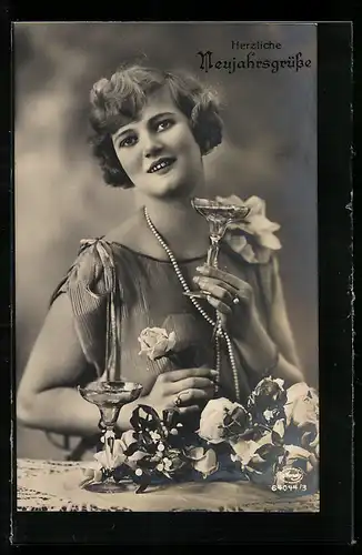 Foto-AK Amag Nr. 64044 /3: Junge Frau mit Martini und Rosen