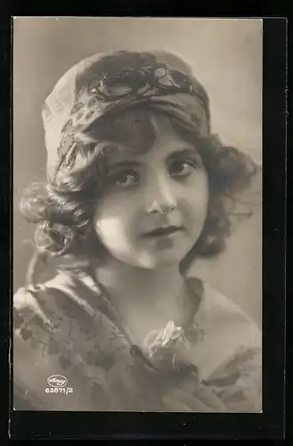 Foto-AK Amag, Porträt eines Mädchens