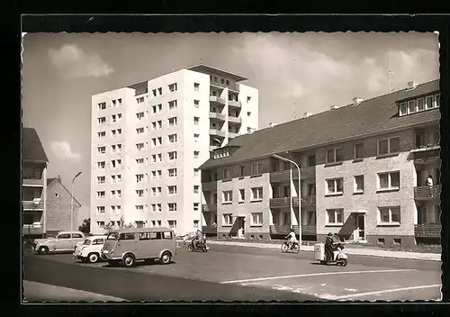 AK Itzehoe-Tegelhörn, Marienburger Platz mit Autos