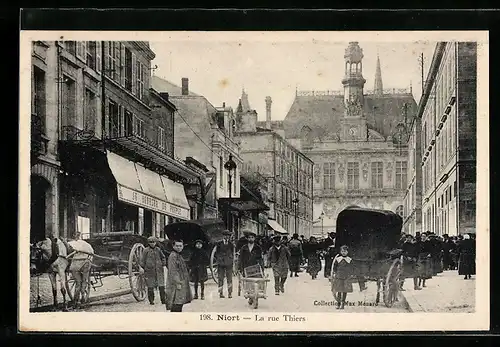 AK Niort, La Rue Thiers, Strassenpartie