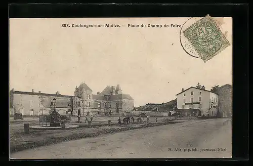 AK Coulonges-sur-l`Autize, Place du Champ de Foire