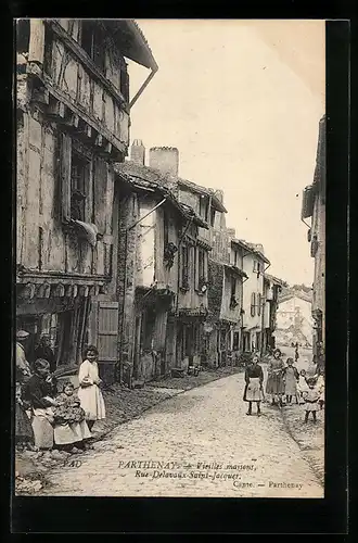 AK Parthenay, Vieilles maisons, Rue Delavault-St-Jacques
