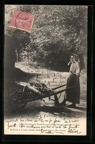 AK Sauzé-Vaussais, Jeune Paysanne de Sauzé-Vaussais, revenant du Bois