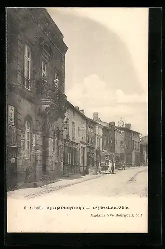 AK Champdeniers, L`Hotel-de-Ville