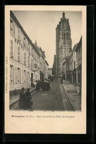 AK Bressuire, Rue Gambetta et Hotel du Dauphin