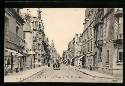 AK Trouville, Rue Victor-Hugo