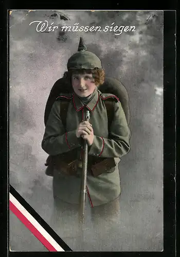 AK Frau in Feldgrau mit Rucksack