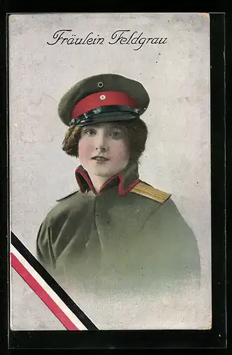 AK Fräulein Feldgrau in Uniform
