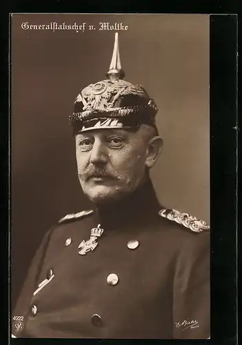 AK Heerführer Generalstabschef v. Moltke, mit Pickelhelm und Uniform gesehen