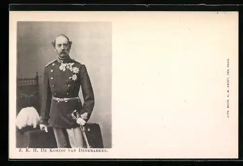 AK Z. K. H. De Koning van Denemarken, König von Dänemark in Uniform mit Orden und Säbel