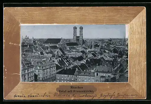 AK München, Totale mit Frauenkirche im Holzoptik-Rahmen