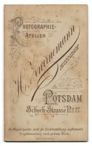 Fotografie H. Zwirnemann, Potsdam, Schock-Strasse 27, Gardsoldat in Uniform mit Bajonett und Portepee