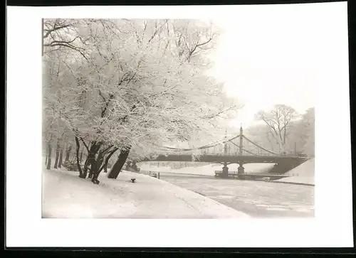 Fotografie Walter Wassner, Lübeck, Ansicht Lübeck, Brückenpartie im Winter