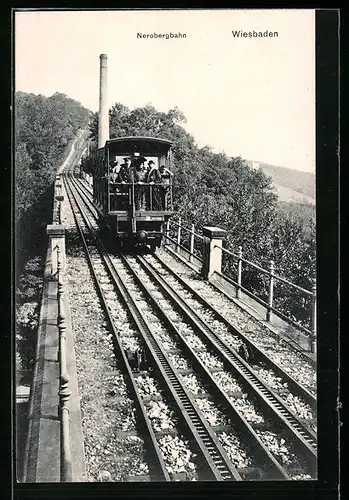 AK Wiesbaden, Nerobergbahn, Bergbahn in Fahrt