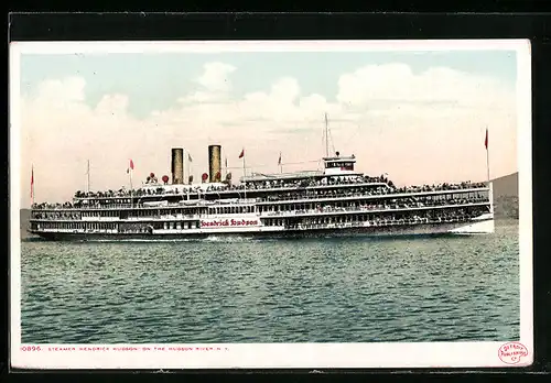 AK Steamer Hendrick Hudson on the Hudson River