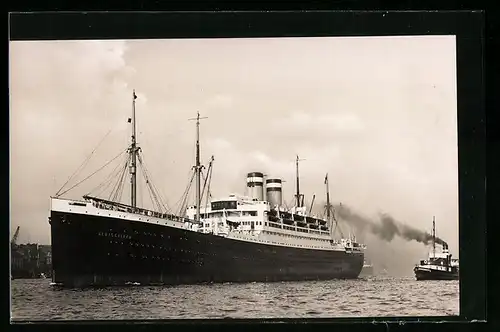 AK Passagierschiff Deutschland verlässt den Hafen