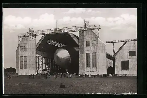 AK Luftschiff LZ 127 Graf Zeppelin klar zur Ausfahrt