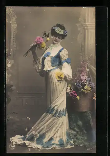 Foto-AK NPG NR 600 /4: Frau im Kleid hält Rosen in der Hand