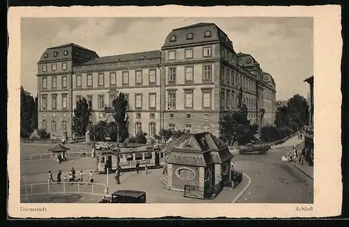 AK Darmstadt, Strassenbahn vor dem Schloss
