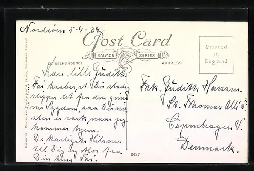 AK Kleines Hundepaar vor Hundehütte