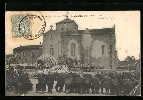 AK Courlay, L`Eglise, Bénédiction d`une Procession