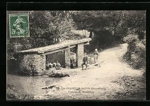 AK La Chapelle-Baton, Fontaine de Monmuson