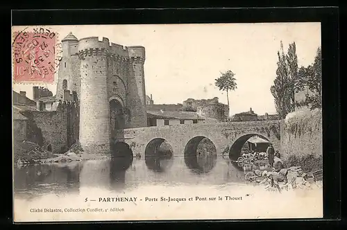 AK Parthenay, porte Saint-Jacques et pont sur le Thouet