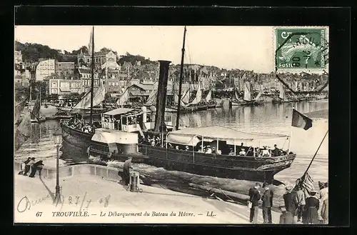 AK Trouville, le Débarquement du Bateau du Hâvre, Raddampfer beim Ablegen