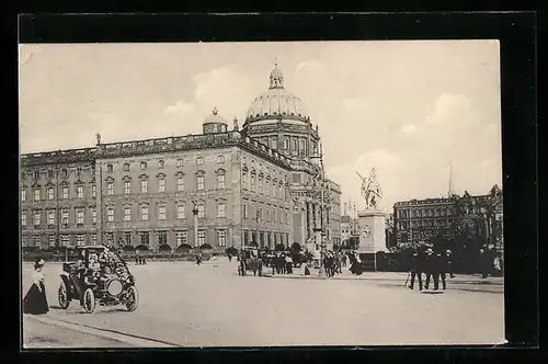 AK Berlin, Königliches Schloss mit Denkmal