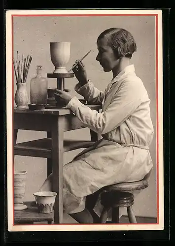 AK Töpferin bemalt Vase