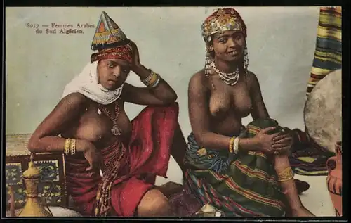 AK Halbnackte Araberinnen aus Algerien, Femmes Arabes du Sud Algérien
