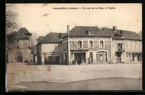 AK Lagraulière, Un coin de la Place et Eglise