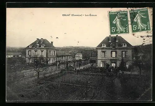 AK Objat, Les Ecoles