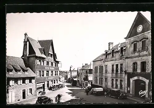 AK Neuvic-D`Ussel, Place de la Mairie