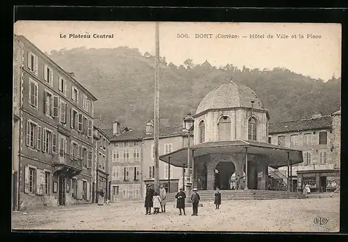 AK Bort, Hotel de Ville et la Place