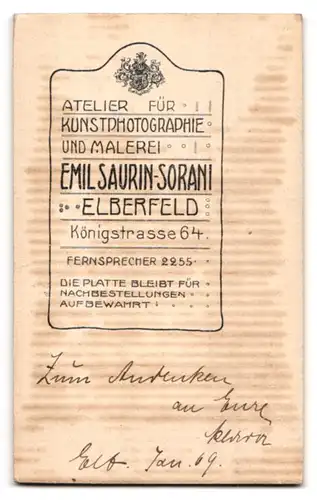 Fotografie E. Sauirn-Sorani, Elberfeld, Königstrasse 64, Klara im weissen Kleid