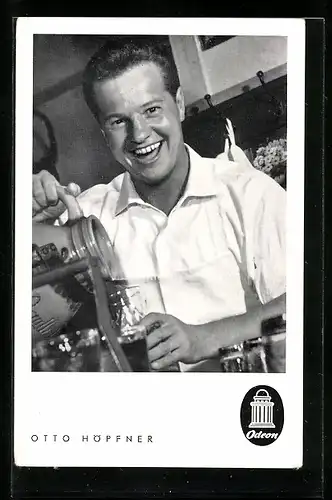 AK Musiker Otto Höpfner beim Ausschank porträtiert