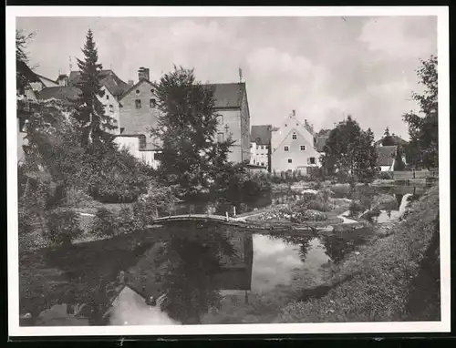 Fotografie unbekannter Fotograf, Ansicht Kaufbeuren, Weiher & umliegende Gebäude