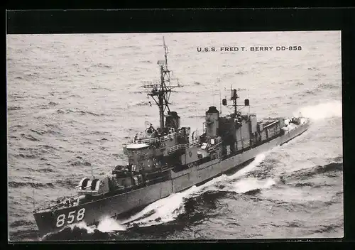 AK Kriegsschiff USS Fred T. Berry DD-858