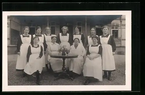 Foto-AK Krankenschwestern mit Novizinnen